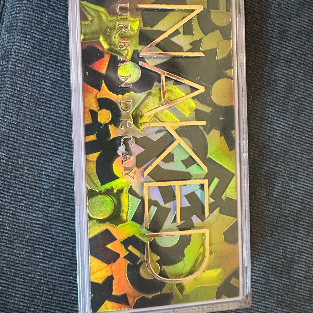 Urban Decay Vibrant Multicolor Eyeshadow Palette